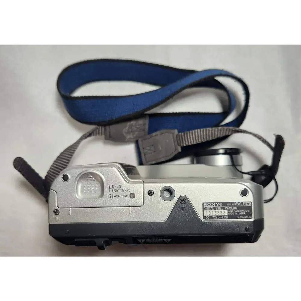 Sony UNTESTED FD Mavica MVC-FD75 With Floppy Disk Digital Still Camera